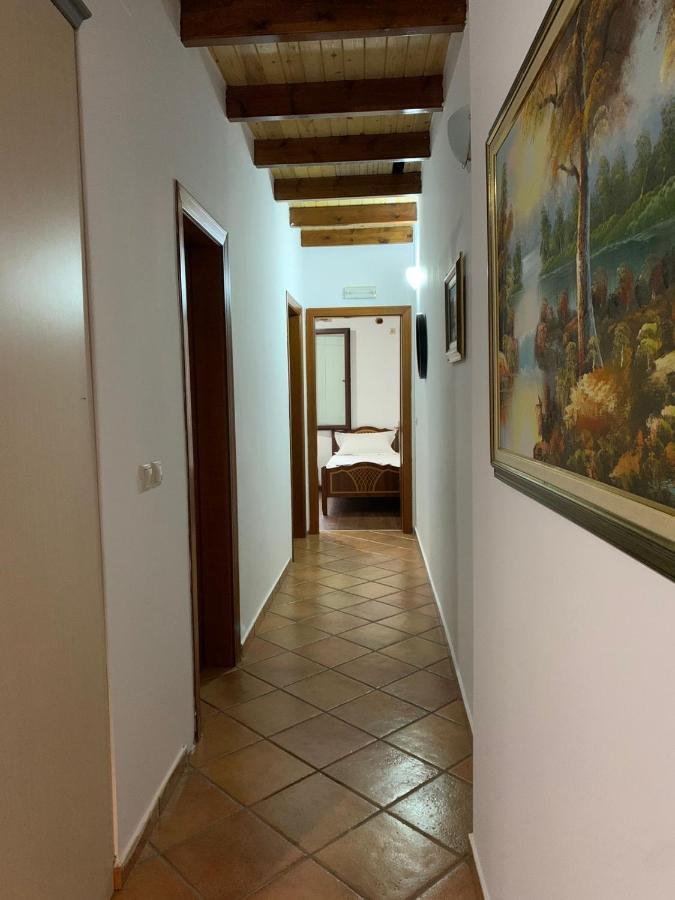 Nomad House-Entire House At Your Disposal,4 Guests Berat Exterior photo